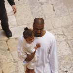 Kim Kardashian sceglie Gerusalemme per il battesimo della figlia North FOTO 1