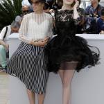 Cannes 2015, Emma Stone: vento alza l'abito dell'attrice FOTO