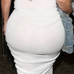 Kim Kardashian, sexy abito bianco all'aeroporto di Los Angeles FOTO 8