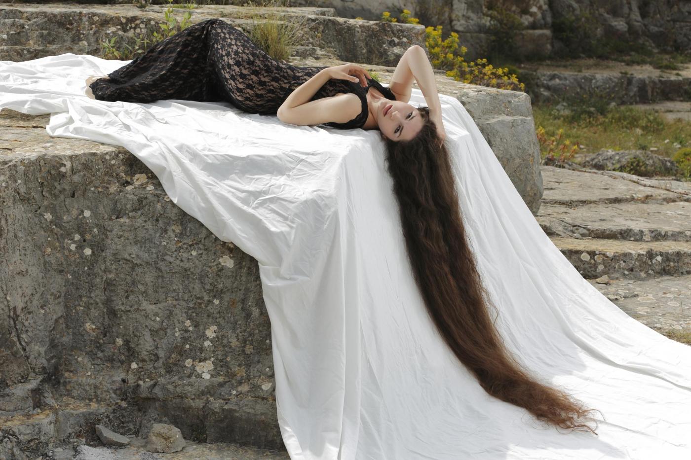 Zaryana, la modella con i capelli più lunghi del mondo FOTO 3