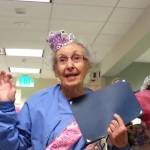 Florence compie 90 anni: infermiera più anziana mondo da 70 lavora in ospedale02