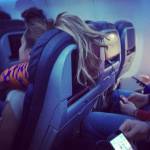 Passeggeri maleducati a bordo: FOTO finiscono su "Passengere Shaming" 06