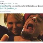Amici 14, Maria De Filippi "strozza" J-Ax: il selfie postato su Twitter FOTO