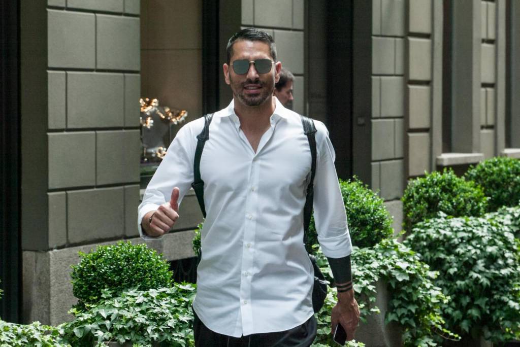 Marco Borriello ha una nuova fiamma? A Mykonos con una misteriosa bionda