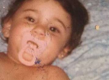 Belen Rodriguez: FOTO da neonata su Facebook con ciuccio e peluche
