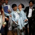 Sette coppie omosessuali cinesi si sposano a Los Angeles18