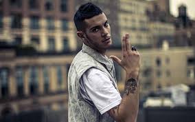 Emis Killa conduttore per gli MTV Awards 2015