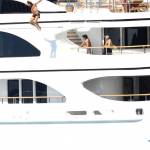 Paris Hilton e fidanzato a Formentera: sole, amore e yacht da sogno05