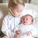 Charlotte e George Windsor: royal baby fotografati insieme per la prima volta 3