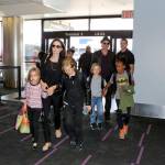 Angelina Jolie e Brad Pitt all'aeroporto con i figli FOTO 6