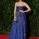 Jennifer Lopez, caschetto corto agli Oscar del teatro a New York FOTO