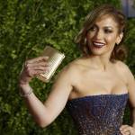 Jennifer Lopez, caschetto corto agli Oscar del teatro a New York FOTO 20