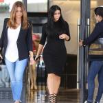 Kim Kardashian, sexy look premaman: abito nero aderente e tacchi FOTO 4