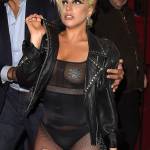 Lady Gaga, calze rotte e body trasparente in giro per Londra FOTO 9