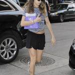 Cara Delevingne in minishorts a New York FOTO 3