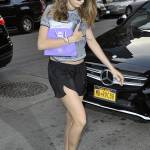Cara Delevingne in minishorts a New York FOTO 6