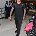 David Beckham comodo e in total black: il manuale di stile dell'ex calciatore1