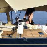 Afef in vacanza con amici: sole e relax sul superyacht di famiglia4