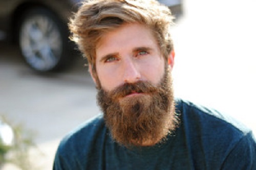 Uomini con la barba: 5 motivi per cui alle donne piacciono di più