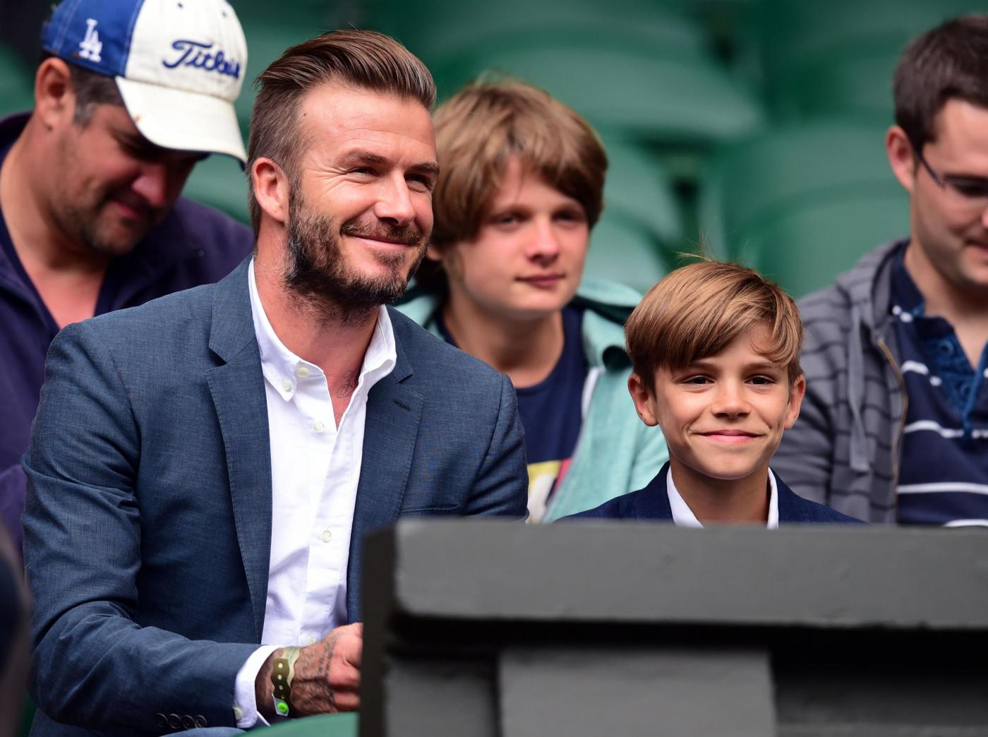 David Beckham papà ideale a Wimbledon con il figlio Romeo Ladyblitz David Beckham papà ideale a Wimbledon con il figlio Romeo Ladyblitz