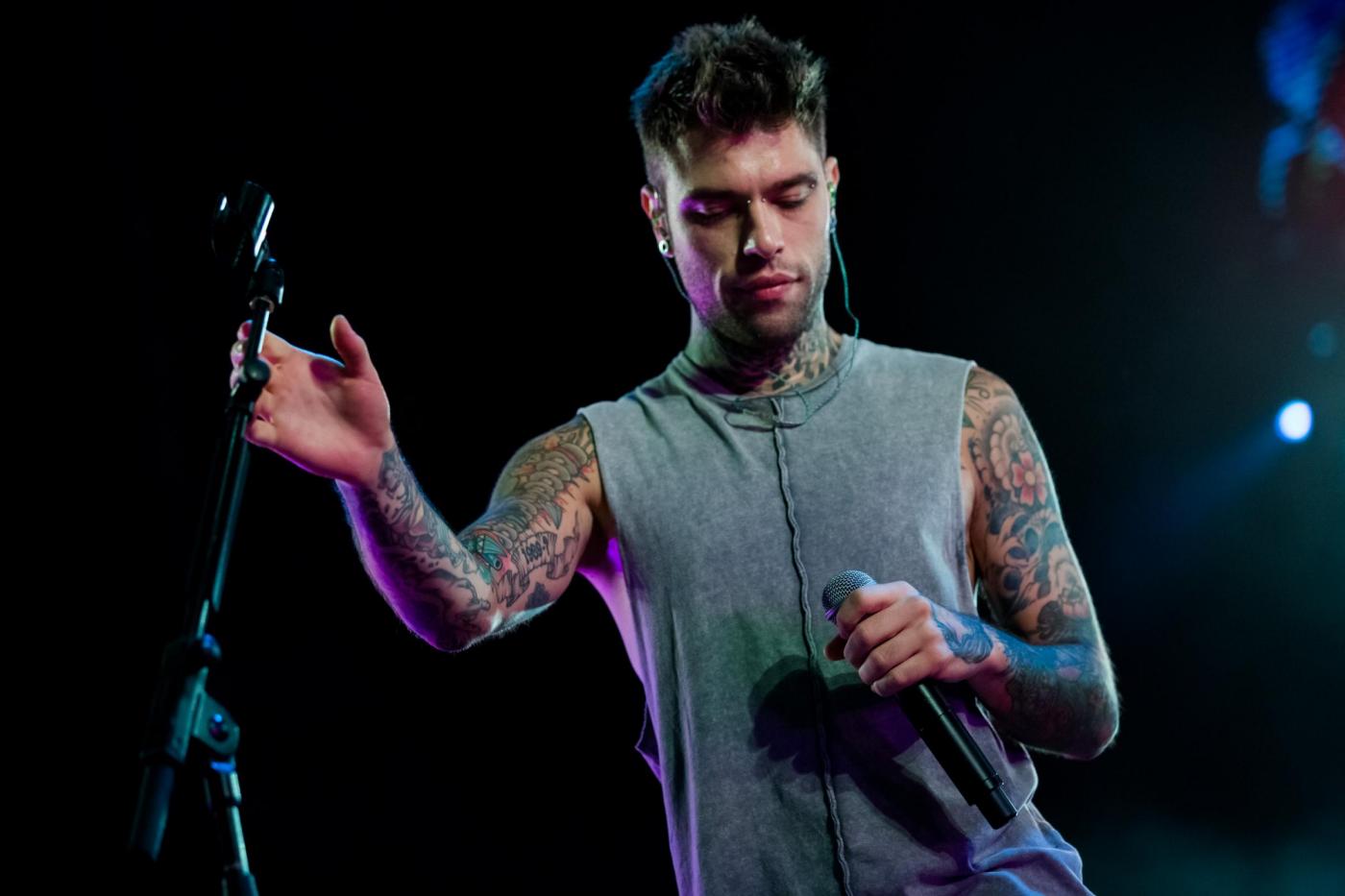 Fedez scalda il pubblico al Gru Village di Grugiasco (Torino): FOTO del concerto2