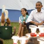 Barack Obama e Michelle ospitano 50 giovani scout alla Casa bianca07