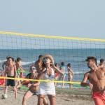 Daniela Santanchè fisico da ragazzina: in vacanza gioca a beach volley 12