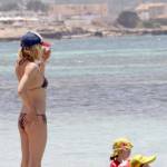 Sienna Miller mamma tenera e premurosa a Formentera1