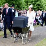 Kate Middleton, completo color crema al battesimo figlia Charlotte FOTO 8