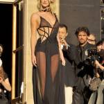 Irina Shayk, Naomi Campbell, Rosie Huntington-Whiteley alla sfilata Versace a Parigi FOTO