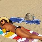 Nicole Scherzinger, curve mozzafiato al mare FOTO