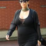 Kim Kardashian incinta ed elegante anche dal dottore6