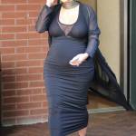 Kim Kardashian incinta ed elegante anche dal dottore5