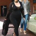 Kim Kardashian incinta ed elegante anche dal dottore0