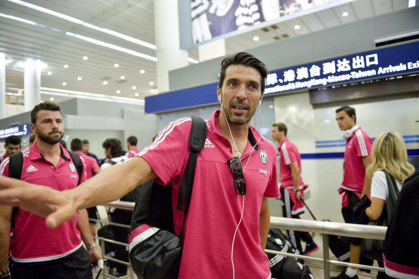 Marchisio, Buffon, Llorente, Pogba a Shanghai: arrivo in aeroporto FOTO 6