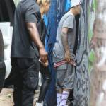 Justin Bieber indossa calzini con scritto "Fuck you" FOTO