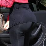 Khloé Kardashian, curve "esplosive" in tenuta sportiva FOTO