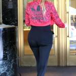 Khloé Kardashian, curve "esplosive" in tenuta sportiva FOTO 10