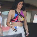 Kylie Jenner, pareo trasparente in vacanza a St. Barts FOTO 4