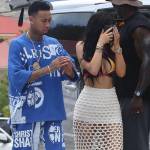 Kylie Jenner, pareo trasparente in vacanza a St. Barts FOTO 1