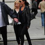 Natalie Imbruglia a Londra: look total black e tacchi FOTO 1