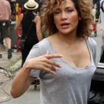 Jennifer Lopez struccata con capelli corti per "Shades of Blue" 5