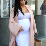 Kim Kardashian, abito super aderente in gravidanza FOTO 1