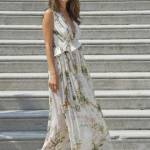 Alessandra Ambrosio a Venezia con abito bianco floreale13