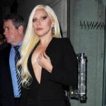 Lady Gaga, scollatura profonda alla sfilata Brandon Maxwell FOTO