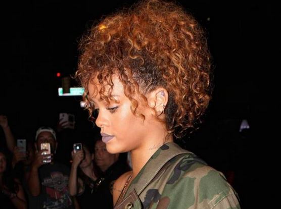 Rihanna gira con la giacca militare per New York FOTO