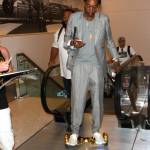 Wiz Khalifa si muove su hoverboard d'oro dopo arresto FOTO