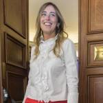 Maria Elena Boschi, pantaloni rossi e tacchi a spillo al Senato FOTO