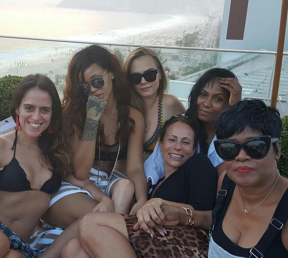 Cara Delevingne e Rihanna in vacanza insieme FOTO