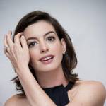 Anne Hathaway elegante per il photocall del film The intern FOTO 6